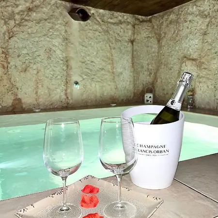 アパート Tama67 オストゥーニ